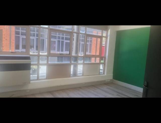 BUSINESS PROPERTY TO RENT IN MOWBRAY